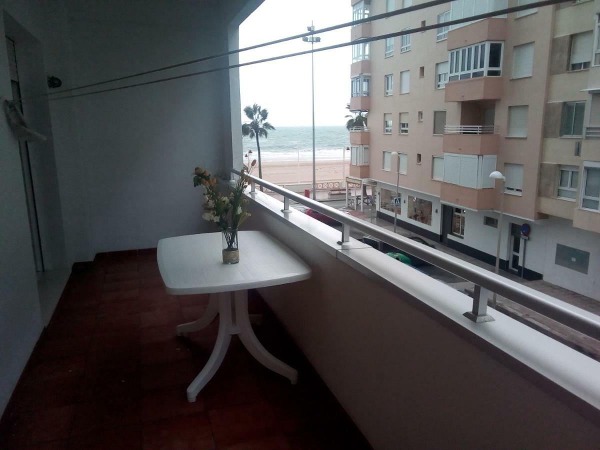 Azul Maritimo Apartment Cadiz Exterior photo